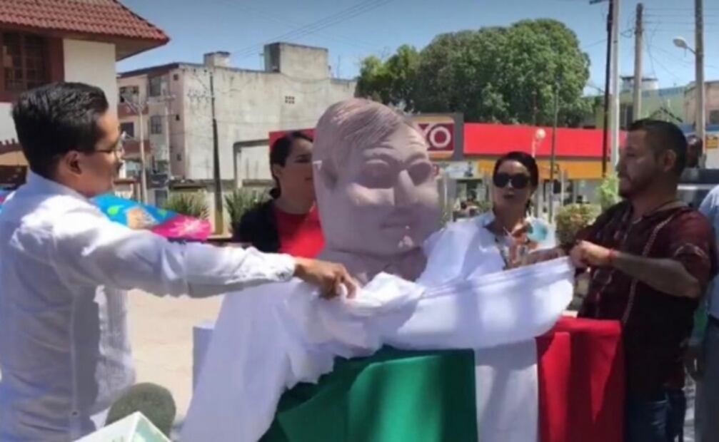 Del creador del polémico busto de Benito Juárez... develan ahora en SLP el de AMLO 