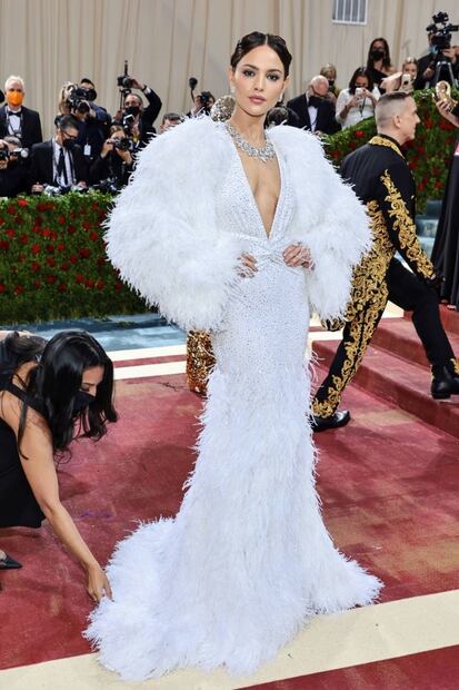 Met Gala 2022: Eiza González brilla como la única mexicana