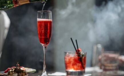 Kir Royale, el cocktail que tomó fama gracias a Emily in Paris
