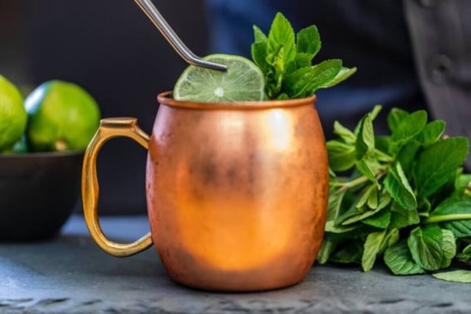 Celebra el día del sushi maridando tus rollos con estos drinks