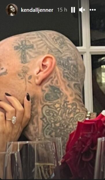 El lujoso anillo de compromiso que recibió Kourtney Kardashian de Travis Barker