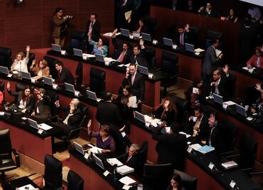 Senado avala licencias a padres y madres con hijos con cáncer; pasa al Ejecutivo