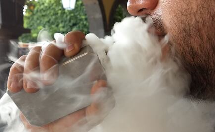 Expertos piden regular "vapeo" y alertan por uso de cigarros electrónicos