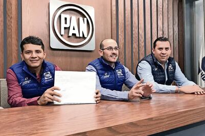 Dos ex autodefensas buscan candidatura local