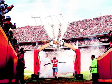 Mahomes llega al Estadio Azteca como jefe