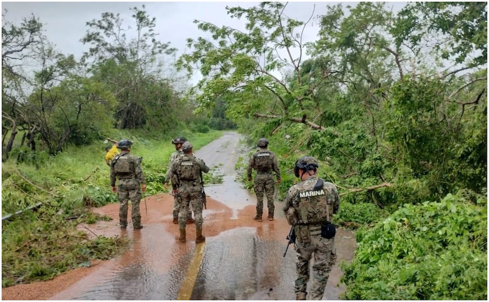 Plan Marina brinda apoyo a la población ante el paso de Helene en México. Foto: Especial