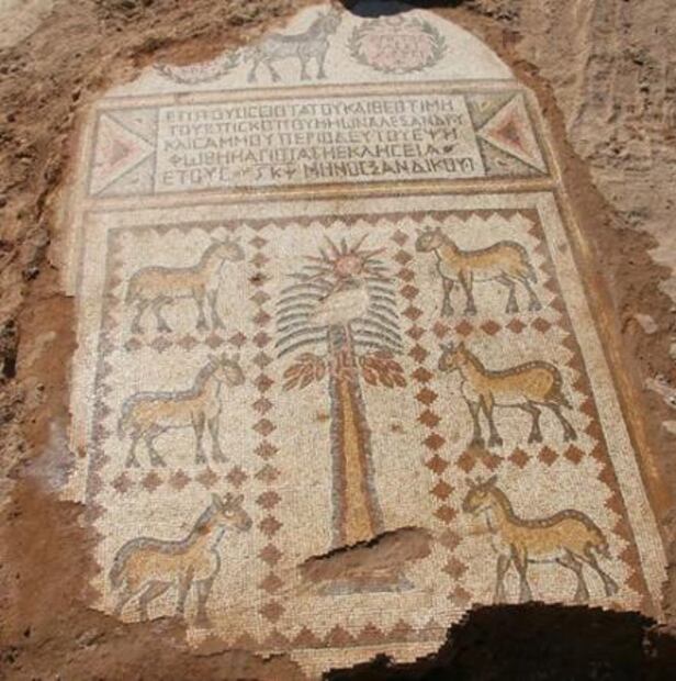 Hallan en Siria un gran mosaico del siglo V