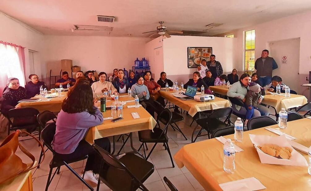 Mujeres de la Red durante una reunión para preparar las actividades que se realizarán el próximo sábado 8 de marzo con motivo del Día Internacional de la Mujer. (06/03/2025) Foto: Paola Gamboa | El Universal