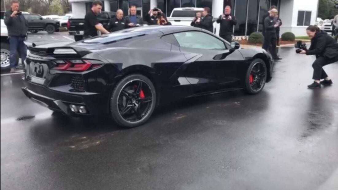 Así fue entregado el primer Corvette C8 del mundo