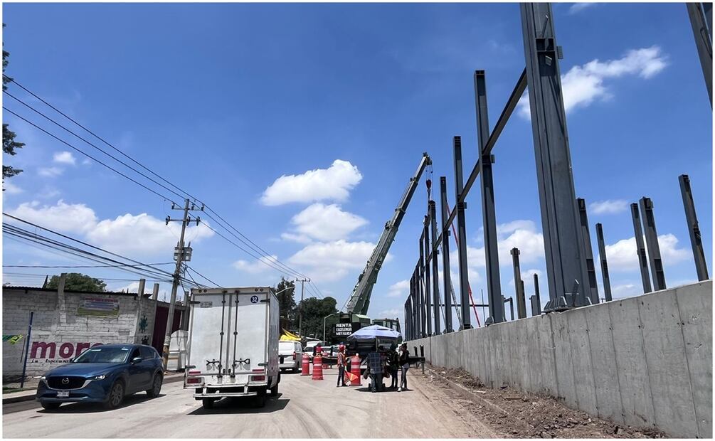 Trabajos para construcción de puente vehicular se intensifican con el cierre de la Avenida del Trabajo. Foto: Especial
