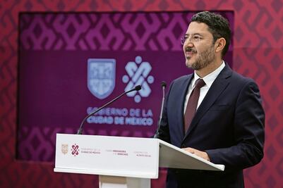 Huachicoleo, como causa es “una posibilidad”, dice Batres