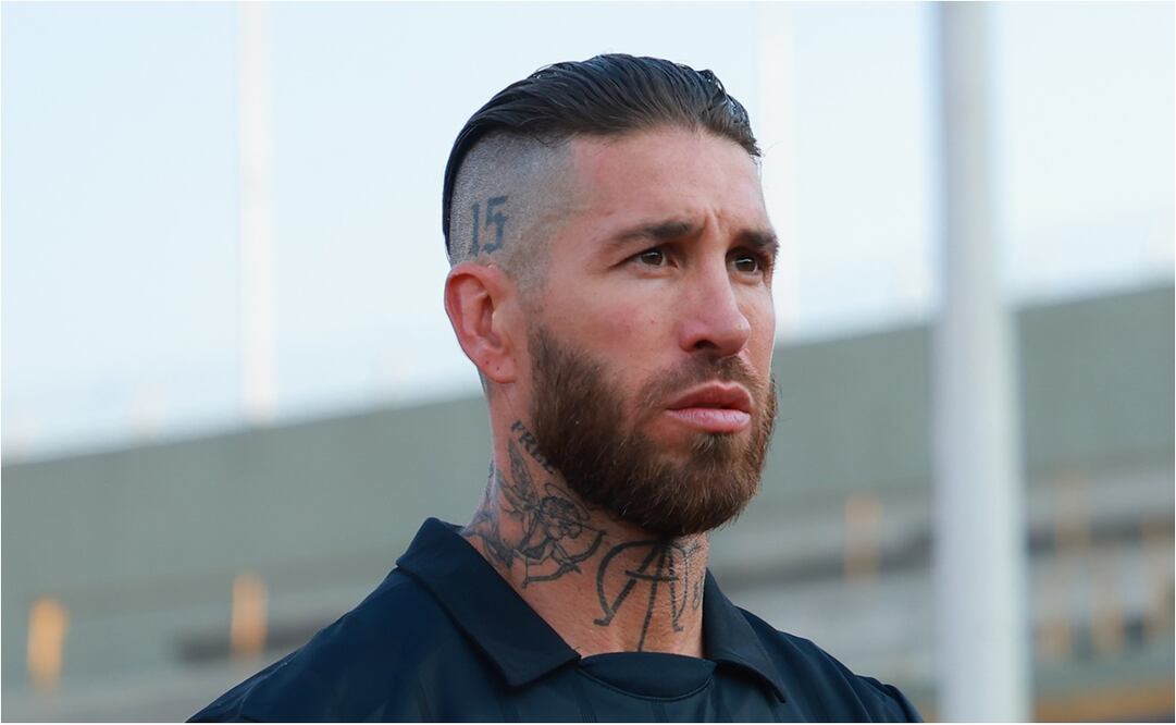 FOTO: IMAGO7 - Afición de Pumas reclama un codazo de Sergio Ramos sobre Pablo Bennevendo