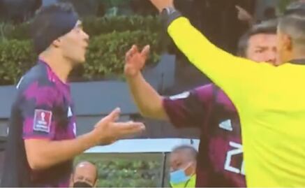 VIDEO: Hirving 'Chucky' Lozano le da manotazo en la cara a Raúl Jiménez