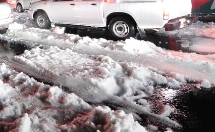 Cae techo de auditorio en Huixquilucan tras fuerte granizada
