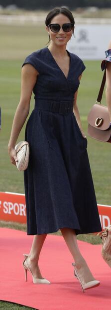 Puedes vestir al estilo de la realeza con estos looks