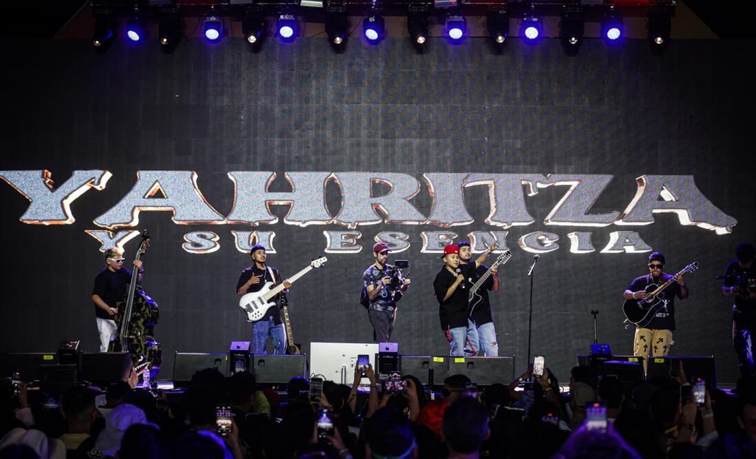 Presentación de la cantante estadounidense de ascendencia mexicana Yahritza y su esencia durante la primera edición del Festival Hera en el Autódromo Hermanos Rodríguez. Fotos: Gabriel Pano/EL UNIVERSAL.