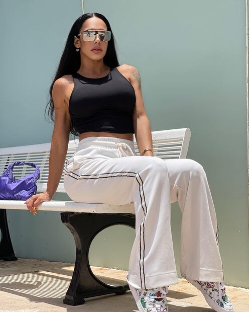 Lis Vega posando. Fuente: Instagram @lisvegaoficial
