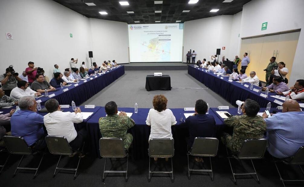 En los monitoreos de Protección Civil se mostraba que el Huracán Beryl continúa aproximándose a la Península de Yucatán. Foto: especial