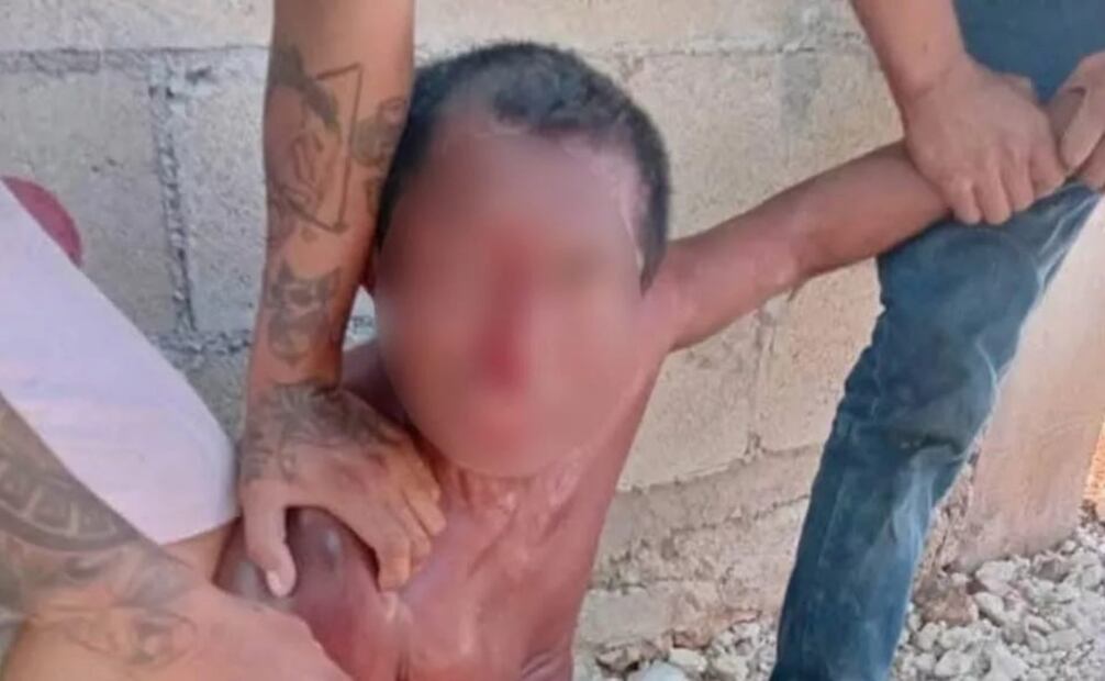 Uno de los sujetos detenido por pobladores (13/05/2025). Foto: Especial