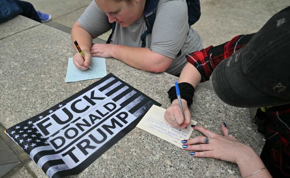 Manifestantes salieron el sábado a las calles de Washington y otras ciudades de Estados Unidos en contra de las políticas de Donald Trump. Foto: AFP