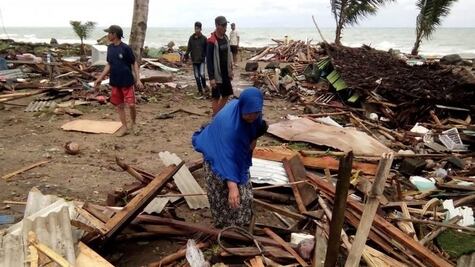 Tsunami en Indonesia: al menos 373 muertos y más de 1.400 heridos tras la "erupción de un volcán"