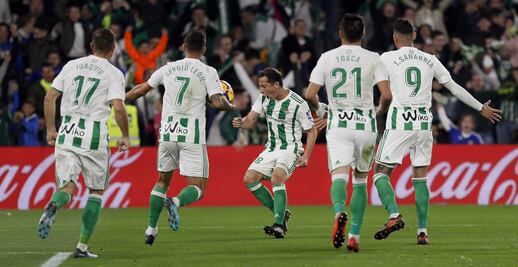 Con golazo de Guardado, Betis empata ante Girona