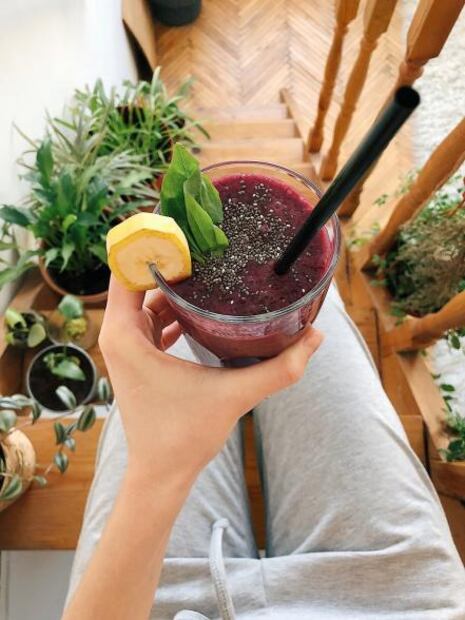 Beber jugos y té en exceso podría afectar los riñones