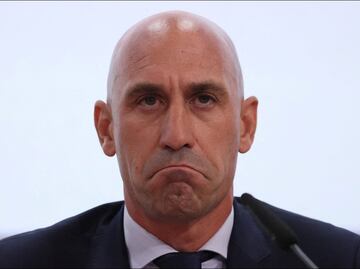 Juez prohíbe a Luis Rubiales acercarse y comunicarse con Jennifer Hermoso