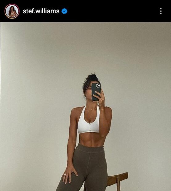 Arma un look deportivo cómodo y glamuroso para ir al gym 