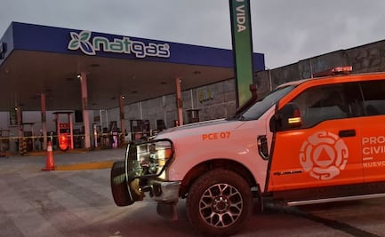 Explota camión mientras cargaba gasolina en Monterrey