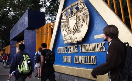 Director del CCH Azcapotzalco reingresa a plantel para reunión con estudiantes