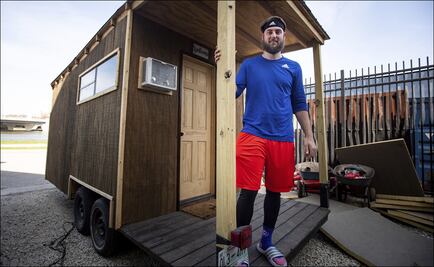 Conoce al pitcher de los Cubs que vive en una casa rodante