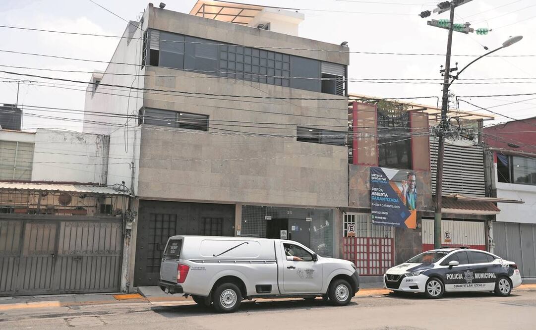 En la funeraria San Juan, en Cuautitlán Izcalli, fueron velados los restos de la señora Rosa y el de sus hijas Claudia y Jazmín, así como los de sus nietos Aldahir y Mía. Foto: Ernesto Álvarez/ EL UNIVERSAL.