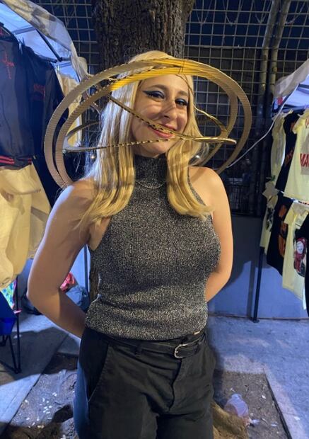 Dulce Mariana inspiró su atuendo en el Orbit Head Piece. Foto: Marlem Suárez/EL UNIVERSAL.
