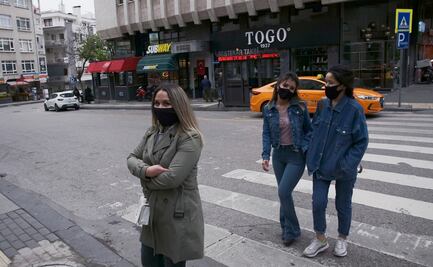 Gotas de estornudos van más lejos de los 1.5 metros