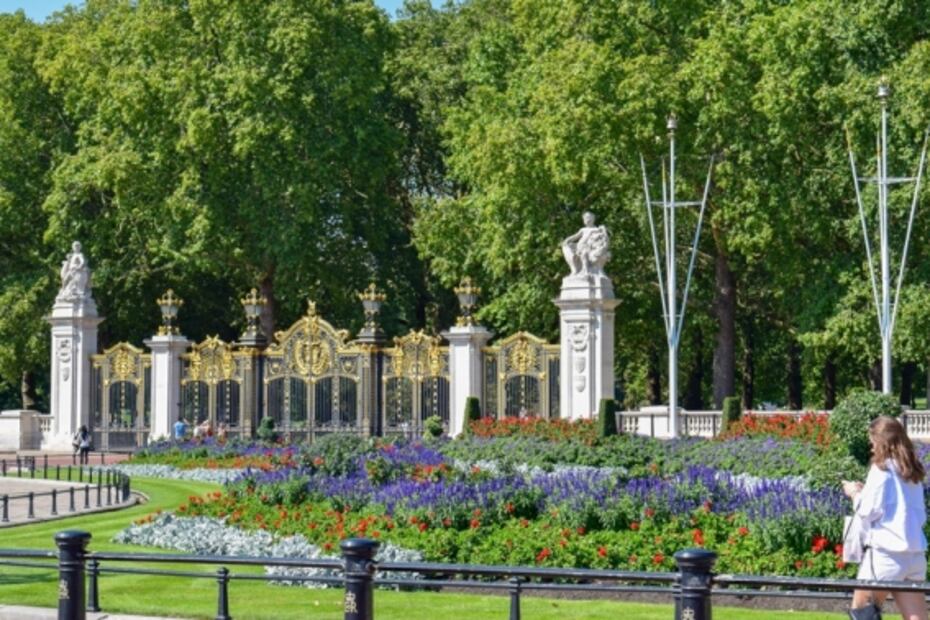 El Palacio de Buckingham lanzó su propia ginebra: Buckingham Palace Gin