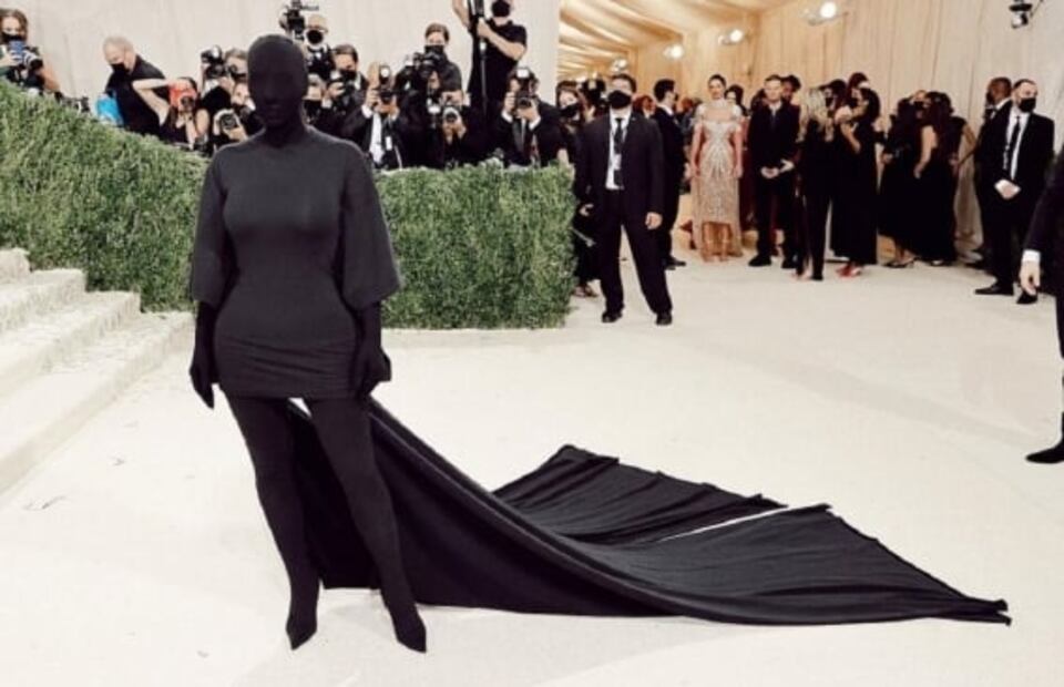 Kim Kardashian y el Balenciaga con el que se robó la atención y generó memes