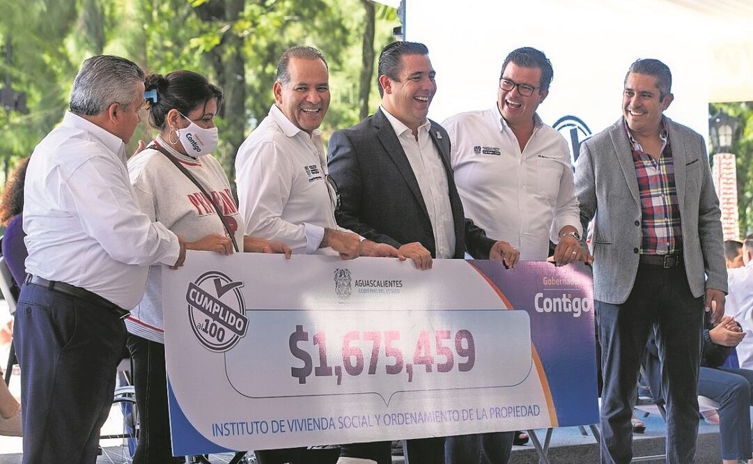 El gobernador Martín Orozco Sandoval entregó la última tanda de ayudas de su administración, en beneficio de 20 mil familias.