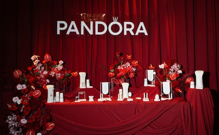 Pandora lanza su colección Holiday 2025
