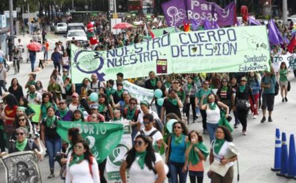 “Marea verde” a favor del aborto llega al Hemiciclo a Juárez 