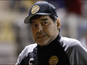 Diego Maradona reconoce a tres hijos más