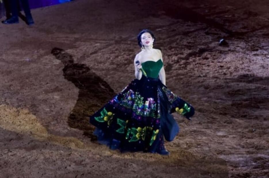Pepe Aguilar cerró concierto con "mentada" a sus haters 