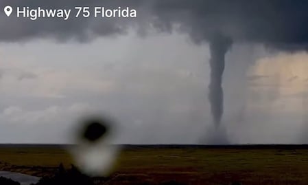 VIDEO: Huracán Milton genera tornados en Florida; comienza la evacuación obligatoria en la zona 