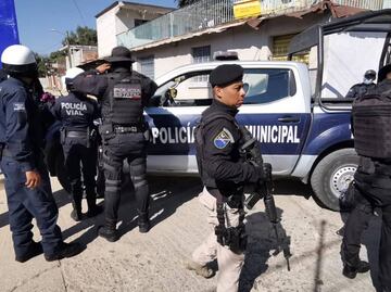 Dan con resto del cuerpo, luego de que perro paseaba con brazo en el hocico en calles de Oaxaca