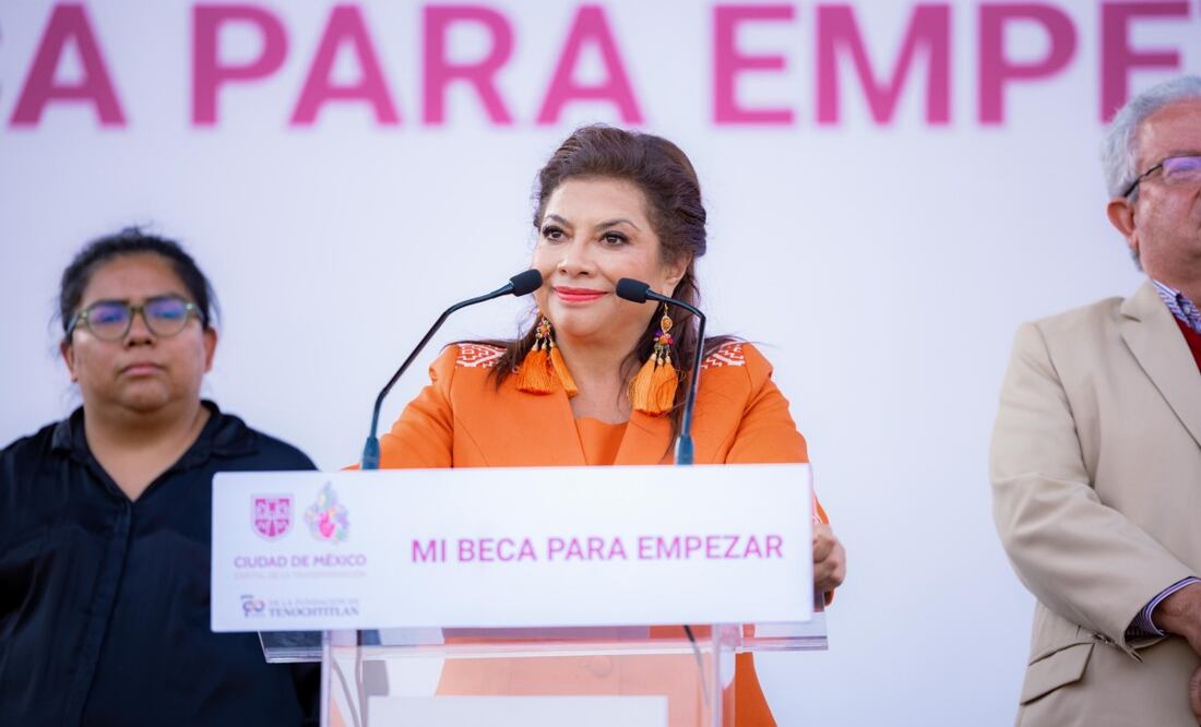 Brugada encabeza entrega de 43 mil apoyos de Mi Beca para Empezar en CDMX
Foto: Especial.