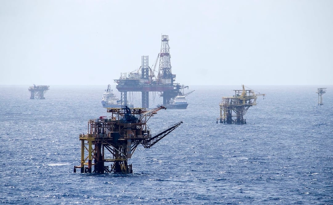 El presidente Andrés Manuel López Obrador señaló que se tienen que fincar responsabilidades y garantizar la reparación de los daños por incendio en la plataforma Nohoch_A, en la Sonda de Campeche. Foto: archivo/EL UNIVERSAL