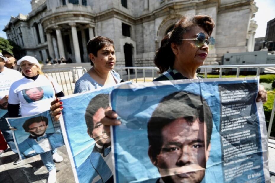 Despiden como rey al Príncipe José José