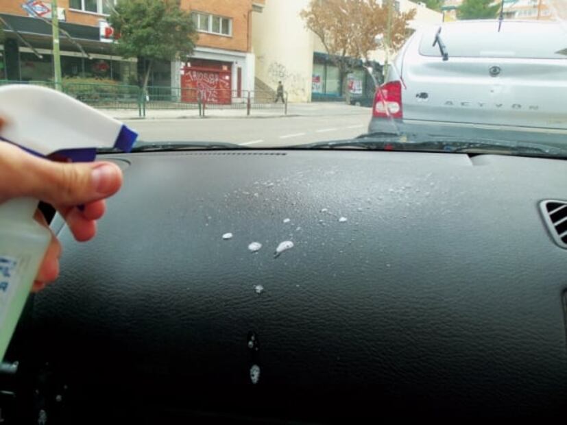 Siete pasos para mantener limpio el tablero del auto