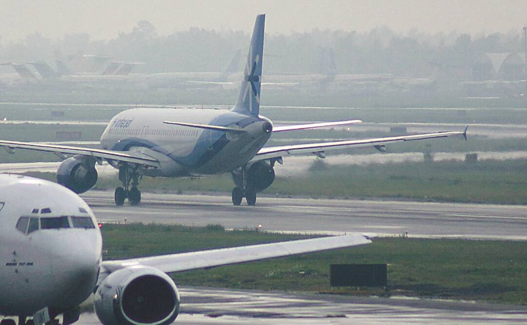 El transporte aéreo, con un alza de 20.91%, destacó en la primera quincena del mes. Foto: Archivo/ EL UNIVERSAL