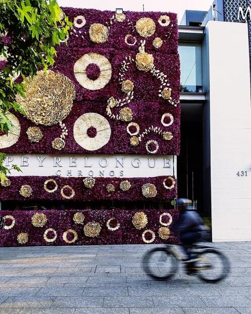 CDMX: decoraciones florales tapizan fachadas de hoteles y restaurantes